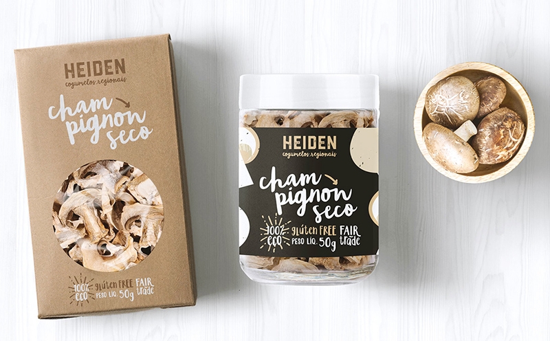 農(nóng)產(chǎn)品干貨干蘑菇包裝設(shè)計,采用環(huán)保的紙盒、布袋和可降解塑料作為包裝材料