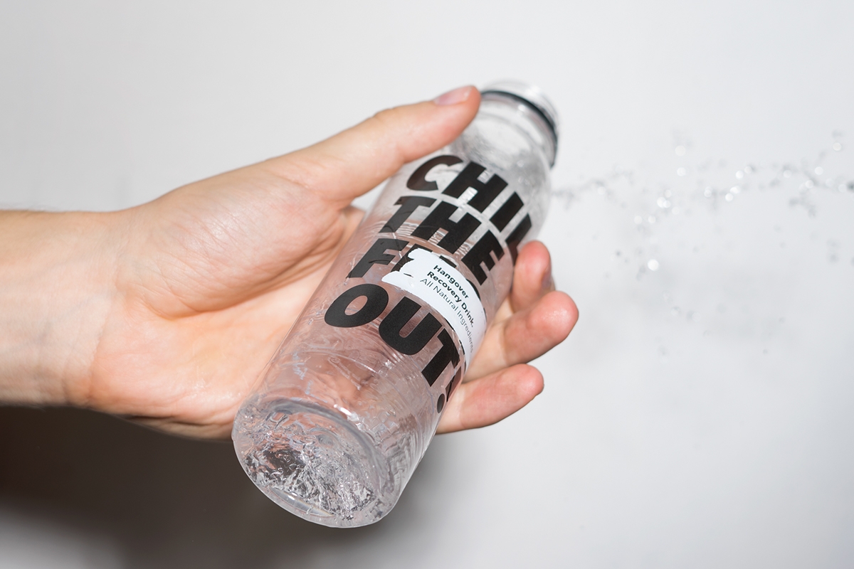 還在為喝酒頭暈而煩惱嗎？全新醒酒飲料產品及其品牌包裝設計。